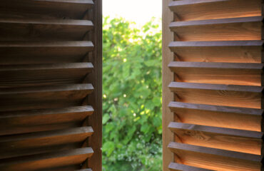 the-benefits-of-tier-on-tier-shutters
